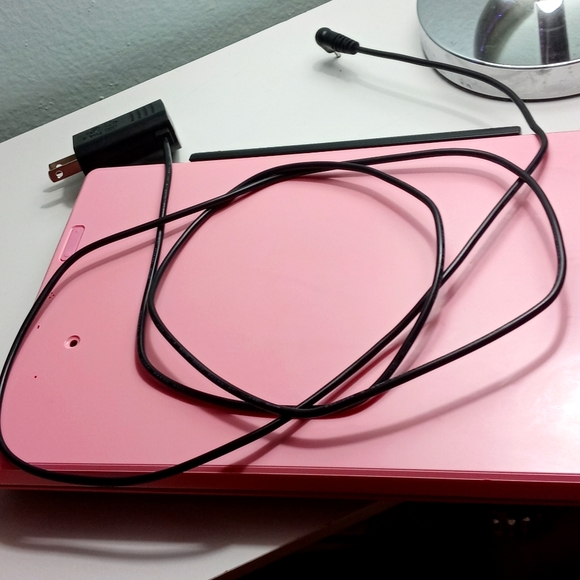 RCA Viking Pro 10 - Tablet W/Keyboard (Pink) - Picture 4 of 4
